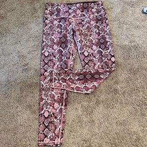Victoria sport, pink snake skin leggings